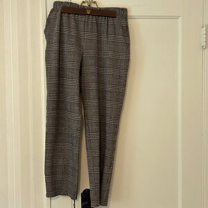 Navy Blue/cream pants. Lands End Sport knit pants size medium, 2 pockets.